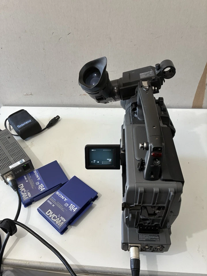Sony DSR-250 DVCam Camcorder w/ DXF-801 Viewfinder 3CCD Lens With Bag - Image 2 of 4