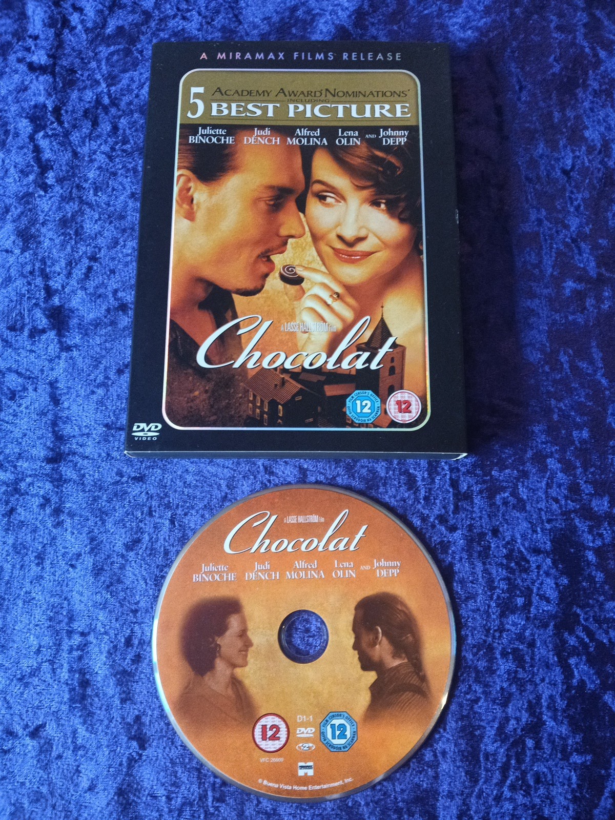 DVD CHOCOLAT JULIETTE BINOCHE JUDI DENCH JOHNNY DEPP LENA OLIN UK R2