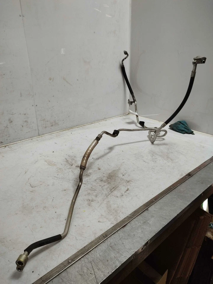 Dodge Caravan Town and Country 2012-2020 manguera de succión de aire acondicionado OEM 68142916AA Foto 3 de 3