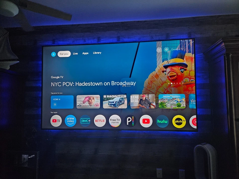 Hisense - 100" Clase U76 Serie QLED 4K UHD Smart Google TV USADO Foto 3 de 4