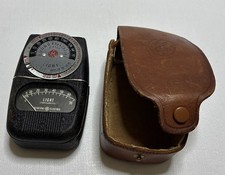Vintage GE General Electric Light Exposure Meter Type DW-68 Made in USA.