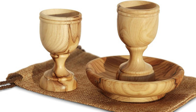 2 Small Communion Cups with Wooden Bread Tray in a Gift Bag. Hand Carved Kiddush
