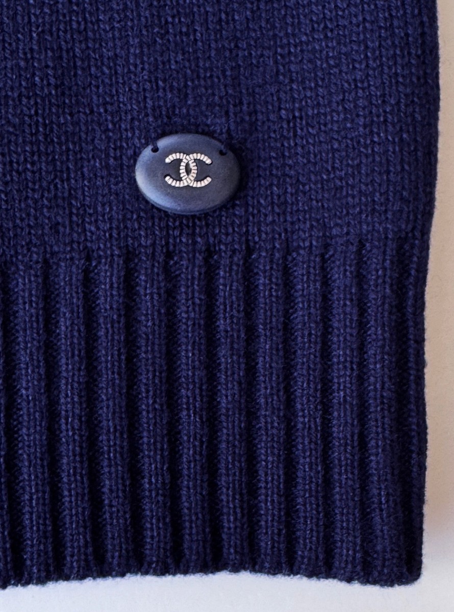 17B GABRIELLE COCO CHANEL NAVY BLUE MULTICOLOR CASHMERE TURTLENECK