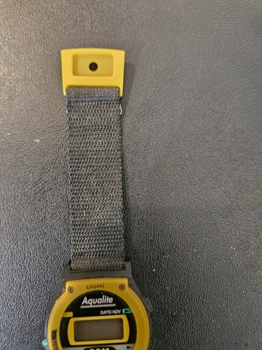 Aqualite Watch Water Resistant Light Untested Needs Battery Yellow Black - Picture 3 of 9