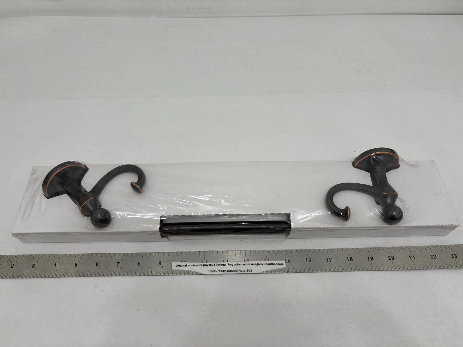 Bar W/ Hooks Venetian Bronze - Ptm18-vcr (no Box, Sheet)