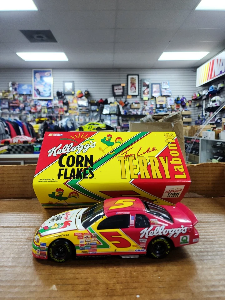Terry Labonte #5 Kellogg's Monte Carlo 1999 Action 1:24 Scale BANK - Image 3 of 4