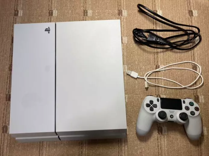 Sony PlayStation 4 PS4 CUH-1100AB02 500GB Glacier White Game Console Fedex  F/S