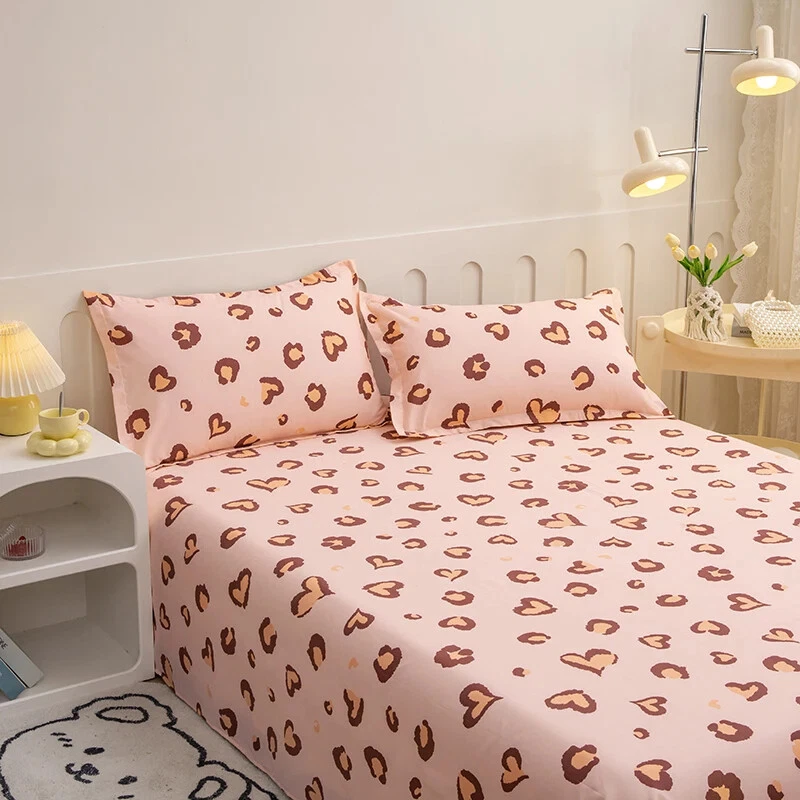 Juego de sábanas suaves de lujo con 2 fundas de almohada con estampado de leopardo en forma de corazón Foto 2 de 4