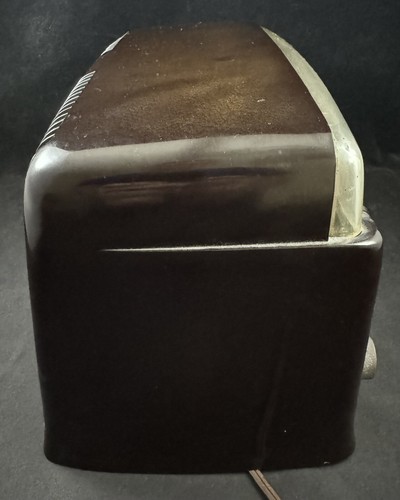 Radio d'epoca a valvole da tavolo 1949 Sears & Roebuck Silvertone 9005 "Darth Vader" - Foto 5 di 6