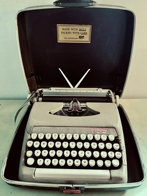 1964 Smith-Corona Sterling 5AX Typewriter   Starmist Gray   Serviced   With Case