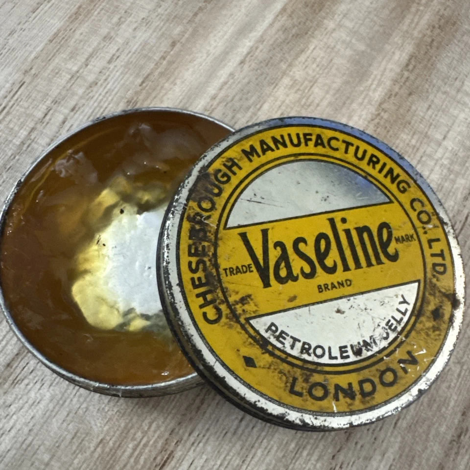 Vaseline Tin Cheeseborough Manuf. Co. London Vintage With Original Contents - Image 2 of 4