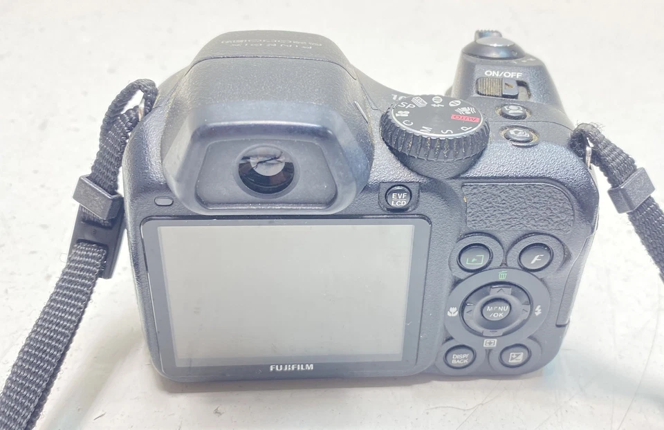 Fujifilm FinePix S2000HD 10.0MP Digital Camera - Image 2 of 4