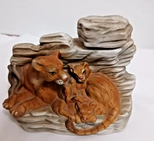 Vintage 4" Cyrus Noble Mountain Lion with cubs on ledge figurine Haas Bros 1978