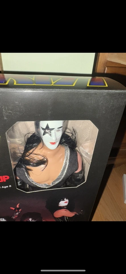 Juego de figuras de juguete de 12 pulgadas FIGURAS DE BESO - incluye - Los cuatro miembros de la banda Foto 3 de 4