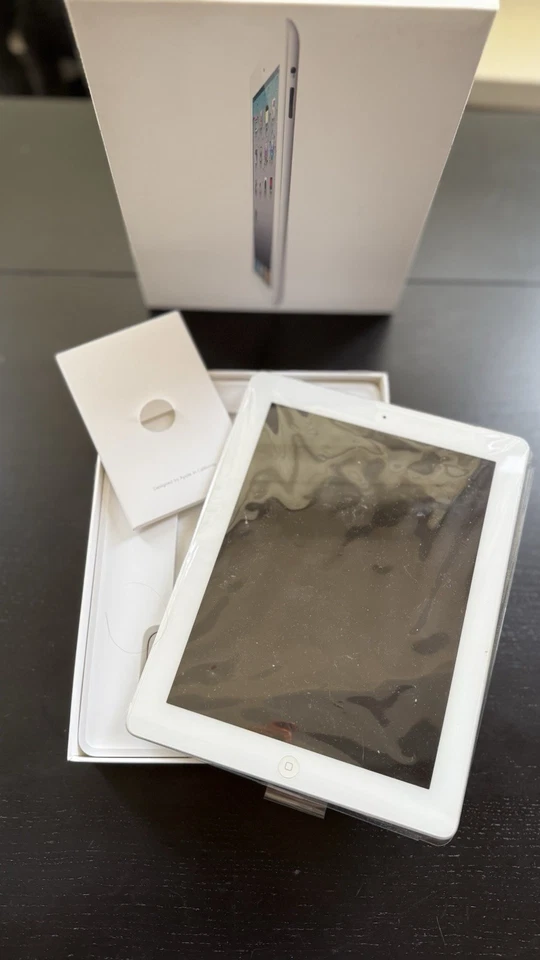 Apple iPad 2 64GB Wi-Fi Unlocked 9.7" - Very Good Condition - Image 2 of 3