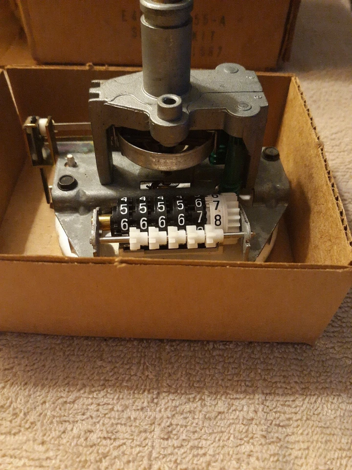 Ford Nuevo de Lote Antiguo 1984 1985 1986 Ford Escort Cabezal Velocímetro E4FZ-17255-A  Foto 4 de 4