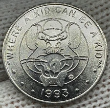 rare 1993 CHUCK E CHEESE TOKEN NICKEL big rat head variety x showbiz pizza CEC