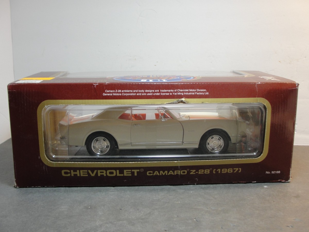 ミニカー ROAD REGENDS CHEVROLET CAMARO Z-28 1967 Road Legends Collection 1:18 Die Cast 1967 Chevrolet Camaro