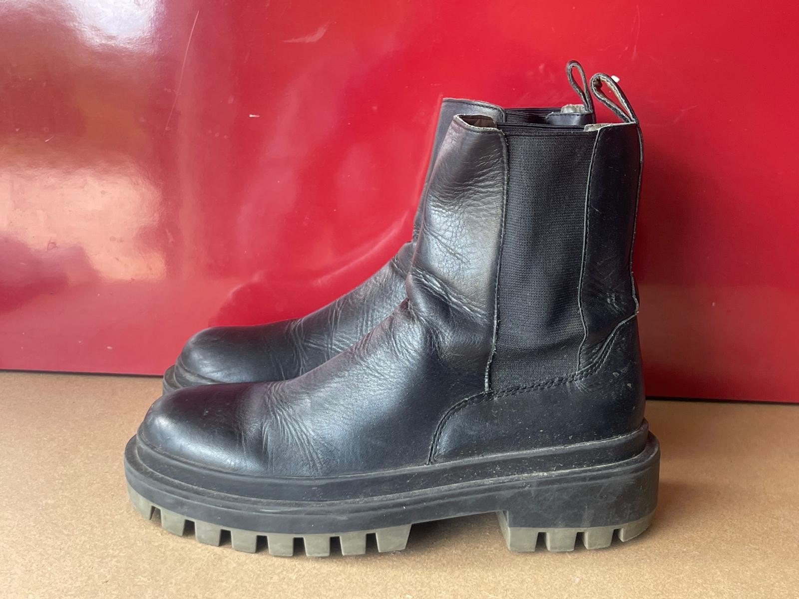 Zara Women's Black Leather Lug-Sole Chelsea Boots Size 38 A1