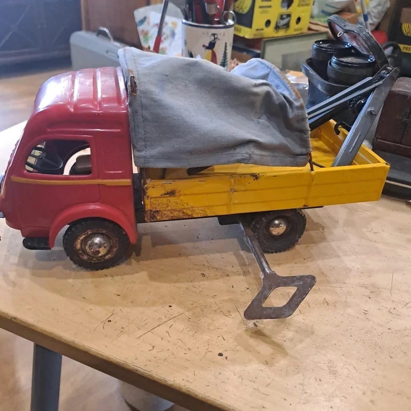 CIJ camion dépannage Renault mécanique cabine rouge, bâché, réf. 6-21 - Photo 1/4