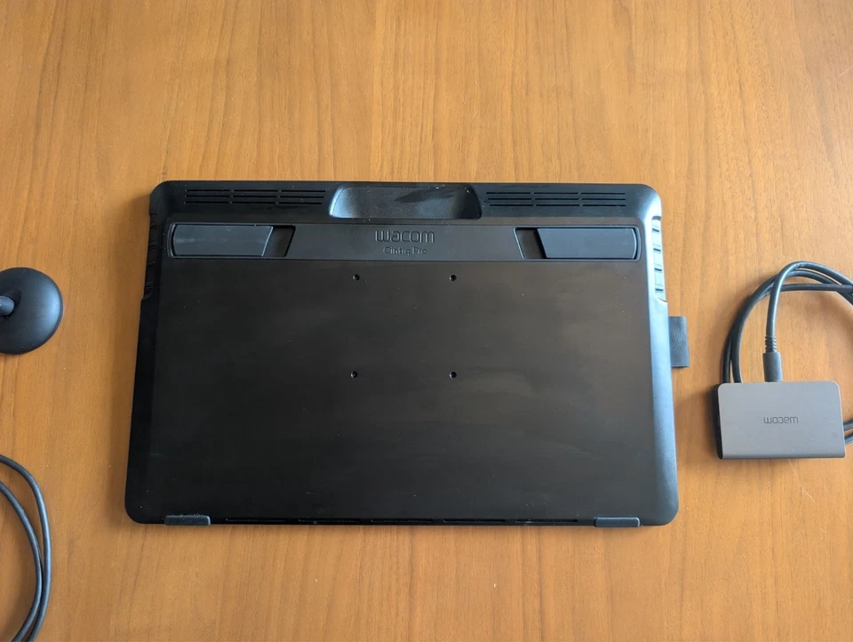 Wacom Cintiq Pro 16 (2022) in Zeichentablet + Wacom Link Plus für Cintiq Pro - Bild 4 von 4