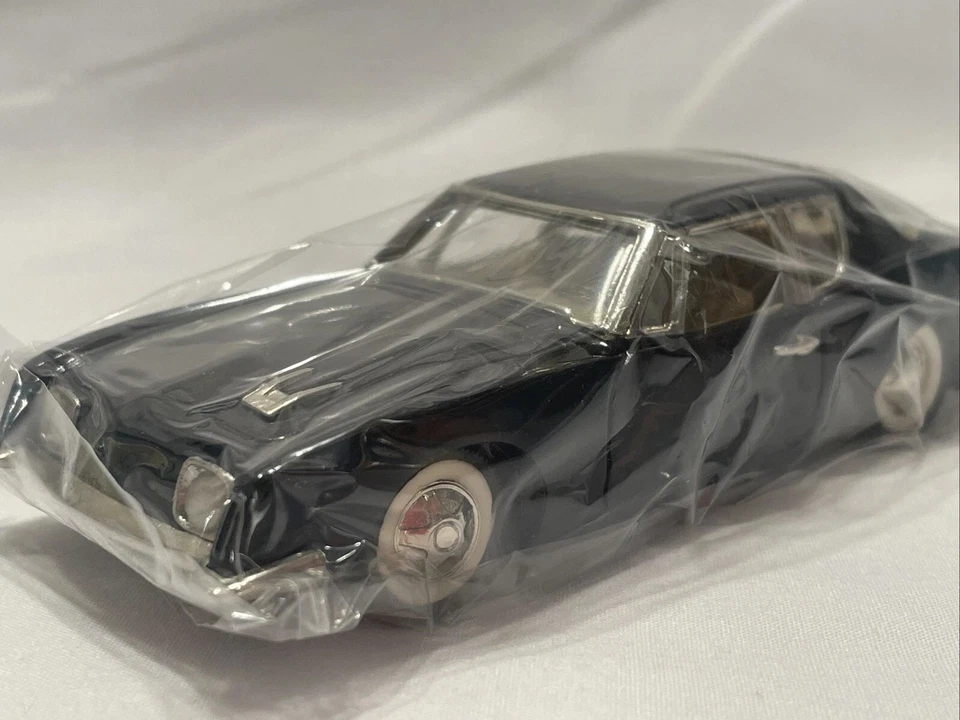 Lot of 12 NEW Collectors Classic 1/43 Scale 1964 Studebaker Avanti C2-1CK Sealed - Image 2 of 4