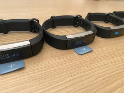 GLITCHED 4x Fitbit Alta HR w/new charger (size large) - black