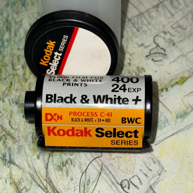1 ROLL - Kodak Select Black & White 400 35mm Film - EXPIRED