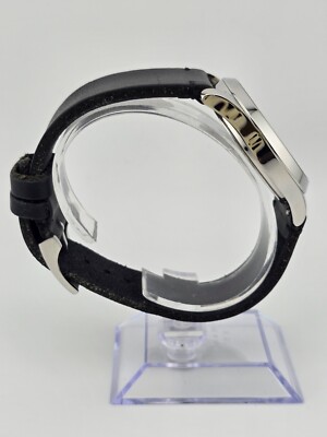 Gucci Men's G-Timeless Bee Dial Leather Strap Watch