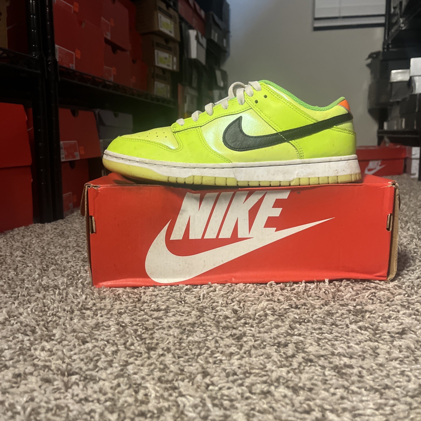 Nike Dunk Low SE Men's Splash Volt FJ4610-702 Damaged Box 10.5m thumbnail 2