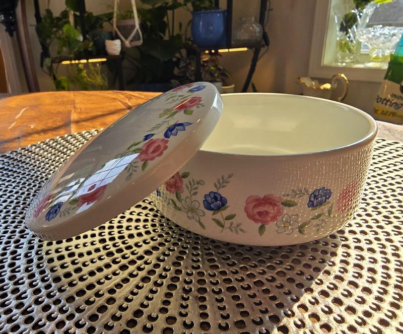 Floral Ceramic Casserole Trinket Dish w/ Lid  Dishwasher/Microwave/Oven Safe