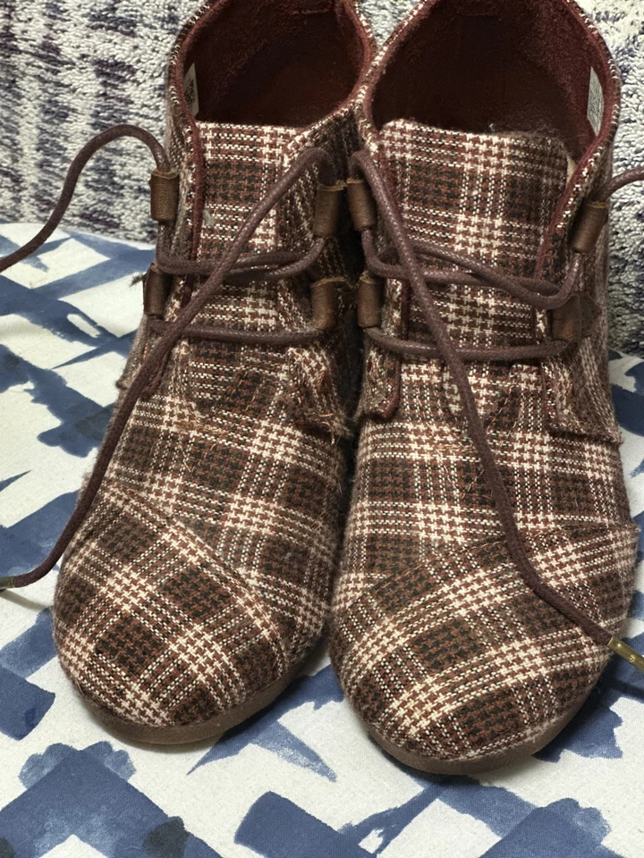 Botín de cuña Toms Kelsey para mujer de lana a cuadros rojo marrón talla 6,5 otoño festivo Foto 3 de 4