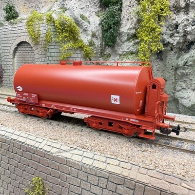 Zaekk type tank car, hydrocarbon transport, red livery, MAV, Ep. V - 