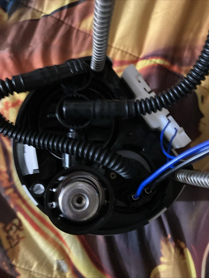 Conjunto de módulo de bomba de combustible con sensor para Buick Lucerna 3,9 L V6 - Flex 2009-2011 Foto 2 de 4