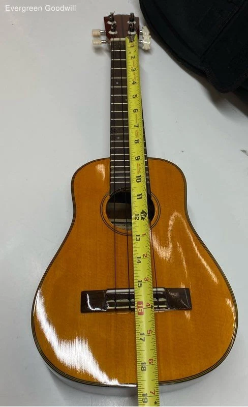 Ukelele Hohner HU26 con bolsa de concierto Foto 4 de 4