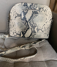 STEVE MADDEN UMHÄNGETASCHE - REPTIL PRINT GREY SNAKE
