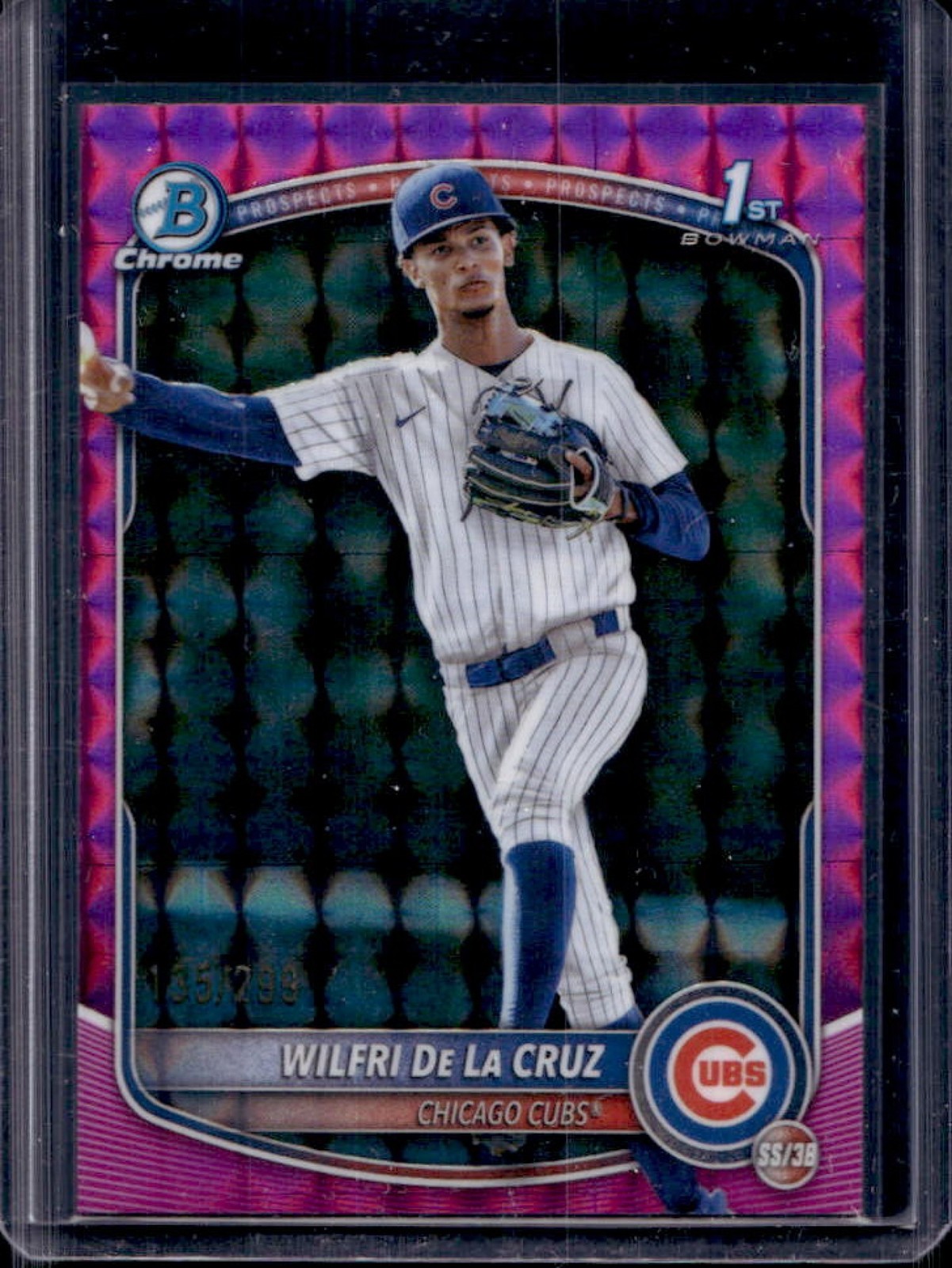 2025 Bowman Chrome Wilfri De La Cruz Fuchsia Geometric Refractor 1st #135/299
