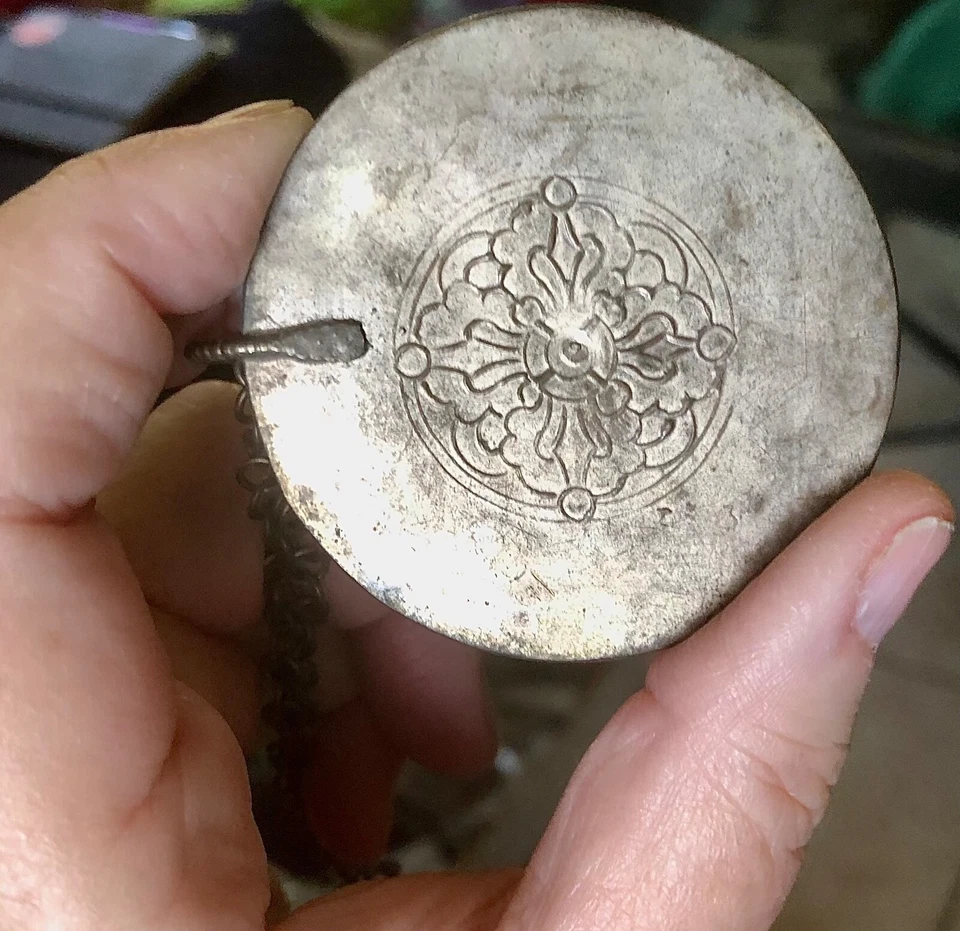 Collar colgante medallista vintage coral turquesa lapislázuli en plata tibetana Foto 3 de 4