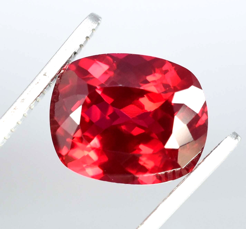 Rubis Rouge Naturel En Forme Coussin 8-10 Carats - Certifié GIR, Inde, Chauffé