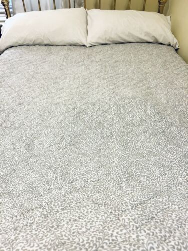 The Company Store Gray White Cotton Quilt  Full/Queen Abstract Leaf Pattern GUC - Picture 1 of 4