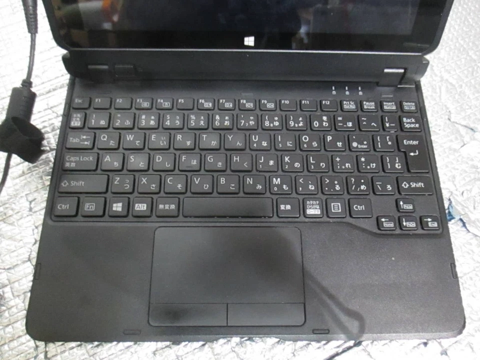 Fujitsu ARROWS TAB Q506 MB PC Tablet With Keyboard SSD 128GB RAM 4GB 10.1 inch - Image 3 of 4