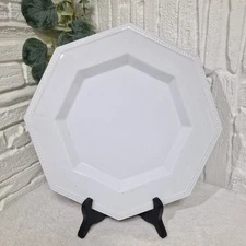 Vintage White Octagonal Dinner Plate – Johnson Brothers Heritage Style – 27 cm