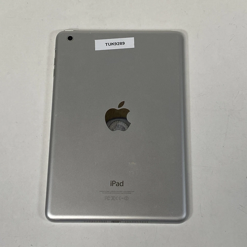 JobLot 3x iPad Mini 2 - 1x iPad Mini 3 - Silver/Grey Wi-Fi - Grade D/F - Image 4 of 4