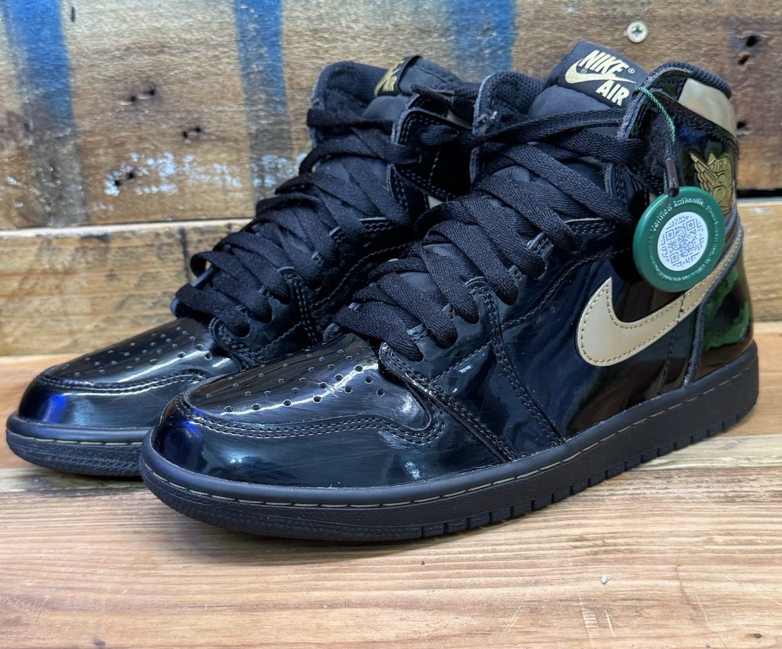 Air Jordan 1 High Black Metallic Gold Mens Size 8 US 41 EU 555088-032