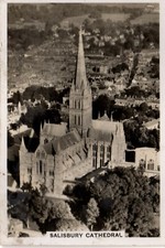 00351 Britain From The Air Senior Service Cigarette Card, Salisbury Cathedral