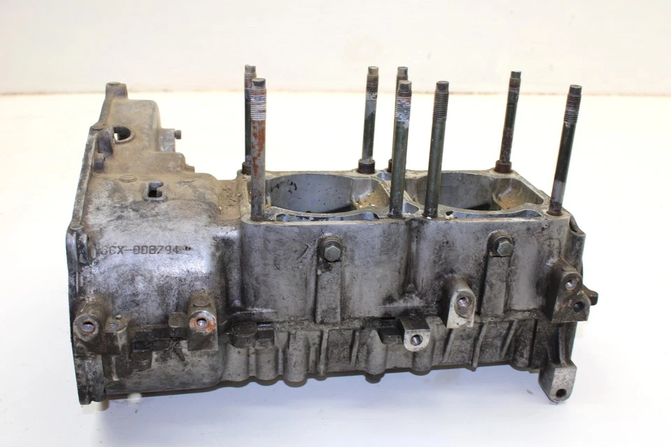 Yamaha Vmax 600 Xt 1996 cárter original 8CR-15100-01-00 SY84 Foto 3 de 4