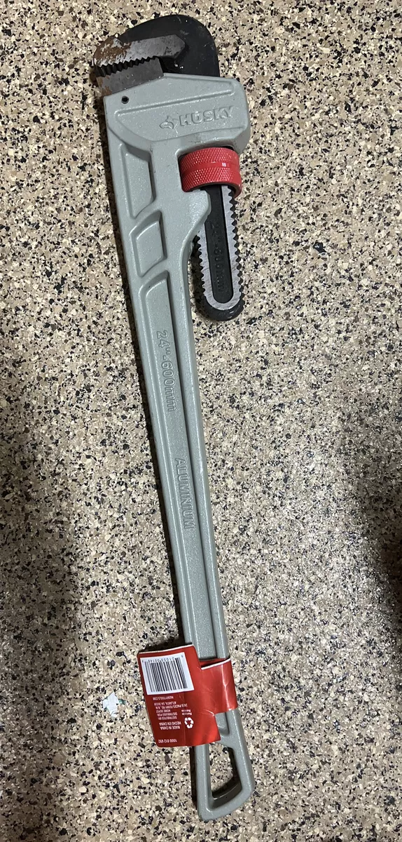 Husky on sale pipe wrench