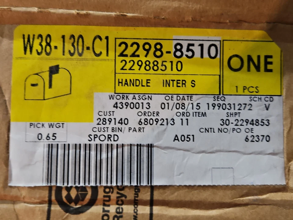 NUEVO MANIJA DE PUERTA INTERIOR DELANTERA DERECHA GM 22988510 para 03-08 CHEVY EXPRESS SAVANNA  Foto 2 de 4