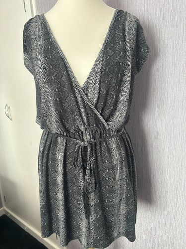 Gorgeous New Look Grey Snake Print Dress Size 16