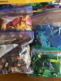 LEGO CLASSIC: Lego Medium Creative Brick Box 2015 with 3 Build IT books